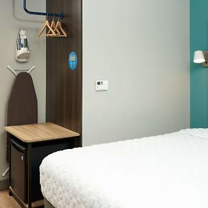 Queen Room Hearing Accesible